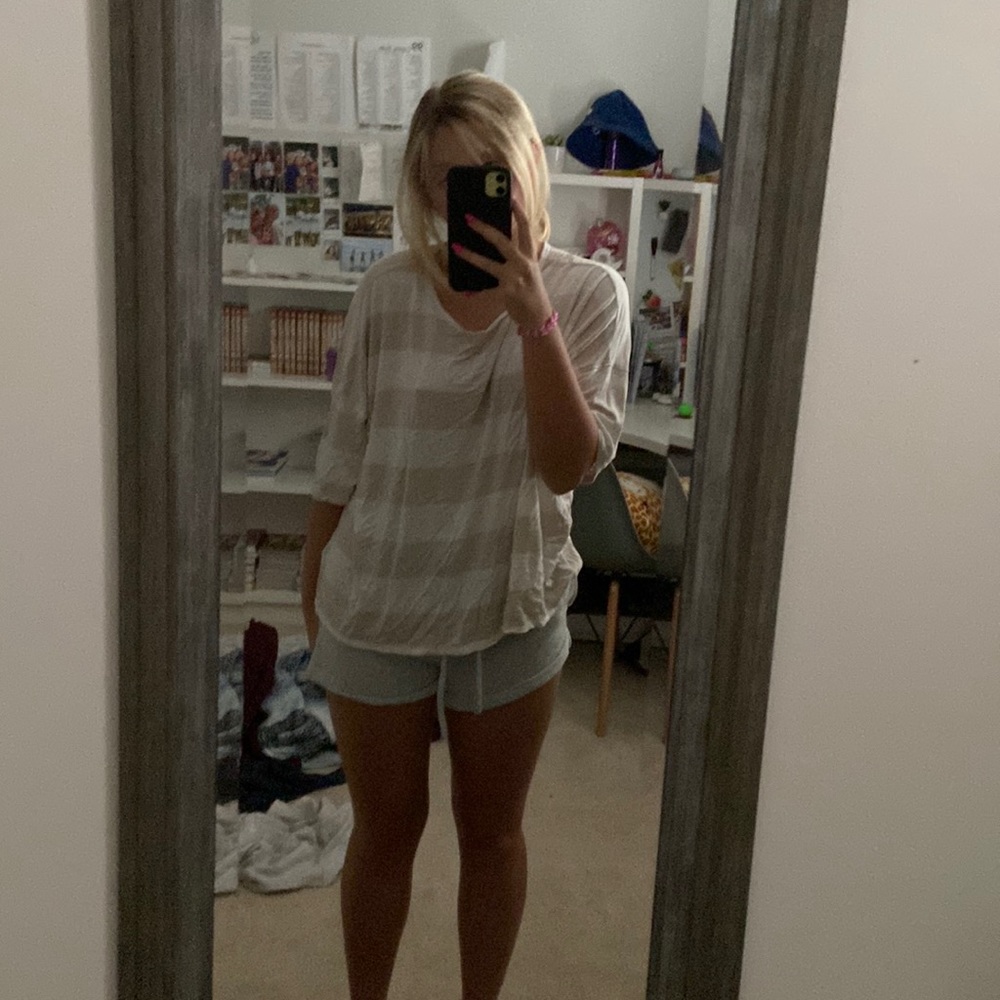 White and beige cropped top